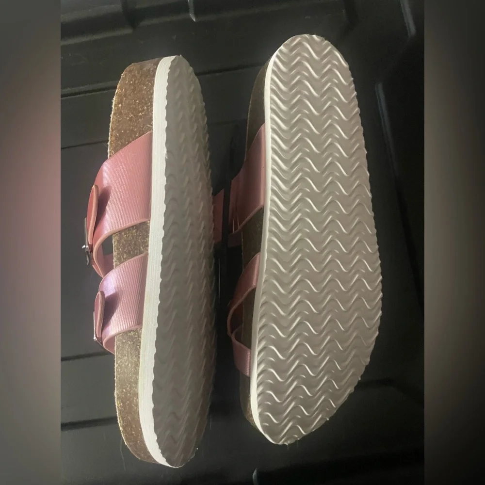 Pink Floral Sandals with Buckles!‎ NWT!